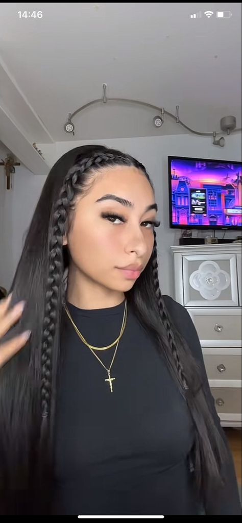 Hair Down With 2 Braids, Straight Hairstyles Braids Half Up, Baddie Hairstyles Straight Long, Straight Hair With 2 Braids On The Side, Braids Hairstyles Hair Down, Hairstyles French Braid Half Up, Hairstyles That Have Braids, College Back To School Hairstyles, Cute Hairstyles With French Braids