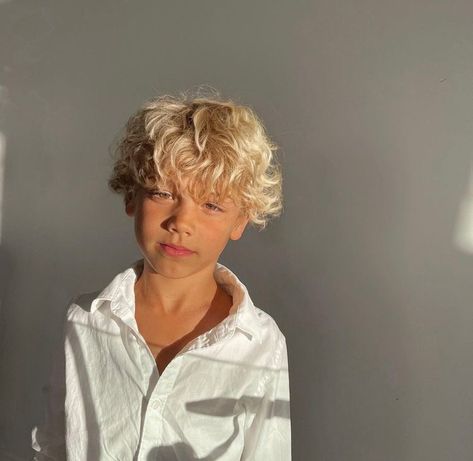 Kid Asthetic Picture, Blonde Baby Boy, Blonde Kids, Blonde Hair Boy, Blonde Babies, Kids Curly Hairstyles, Josh Beauchamp, Mixed Kids