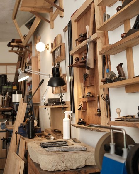 @ateliermateus #woodworking #joinery #marcenaria #toolstorage #crafts #atelier #lisboa Shopsmith Storage, Joinery Workshop, Sharpening Station, Workshop Bench, Woodworking Joinery, Woodworking Workbench, Workshop Organization, Dream Studio, Woodworking Wood