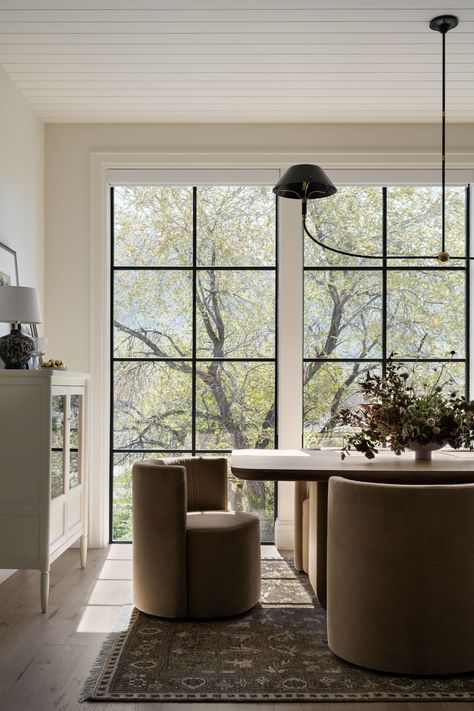 Amber Interiors Dining Room, Amber Interiors Dining, Mcgee Dining Room, Modern Classic Dining, Restoration Hardware Dining Room, Transitional Dining Room, Dining Room Windows, Dining Room Ideas, Modern Cottage