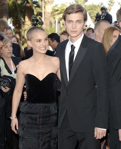 Star Wars Premiere, Anakin Vader, Leia Star Wars, Anakin And Padme, Star Wars Cast, Shave Her Head, Star Wars Anakin, Hayden Christensen, Star Wars Movie