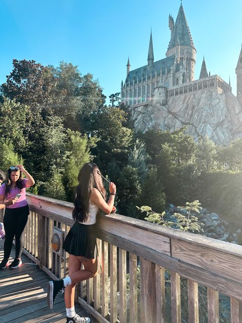 Wizarding World of Harry Potter | Orlando FL Universal Studios Florida Aesthetic, Orlando Instagram Pictures, Universal Orlando Photo Spots, Universal Picture Ideas, Orlando Photo Ideas, Universal Studios Photo Ideas, Hogwarts Orlando, Harry Potter World Orlando, Orlando Aesthetic