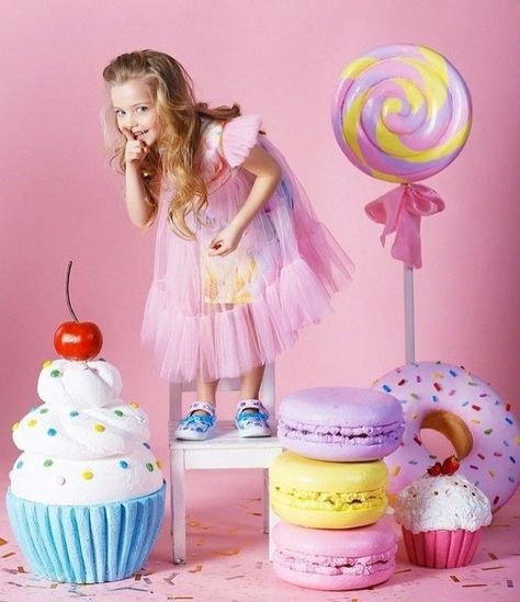 Candy Themed Photoshoot, Candy Shop Photo Shoot, Candyland Photoshoot, Candy Photoshoot, Candy Shops, Candy Theme Birthday Party, Candy Land Decorations, Candy Land Birthday Party, Candy Land Christmas Door