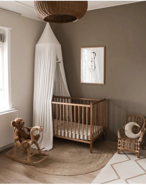 Big Nursery Ideas, Nursery Brown Walls, Brown And Cream Nursery, Green And Walnut Nursery, Nursery Ideas Neutral Modern, Modern Organic Nursery, Nursery In Bedroom, Brown Nursery Ideas, Beige Baby Room