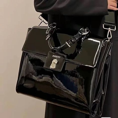 Briefcase Aesthetic, Leather Computer Bag, Big Handbags, Laptop Bag For Women, Trendy Shoulder Bag, Laptop Shoulder Bag, Leather Laptop Bag, Trendy Collection, Cross Bag