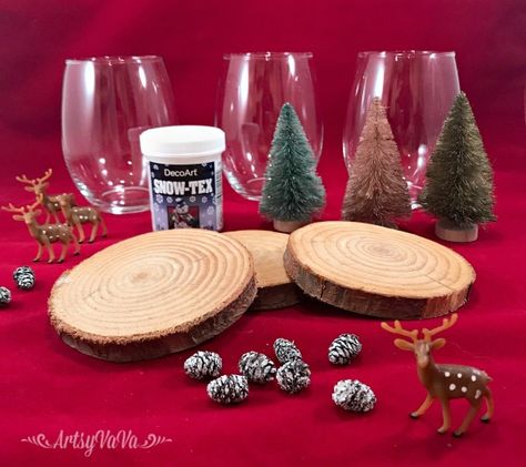 Plastic Wine Glass Christmas Crafts, Dollar Tree Wine Glass Christmas Crafts, Dollar Tree Wine Glass Crafts, Wine Glass Christmas Crafts Diy Projects, Christmas Wine Glass Crafts, Rustic Christmas Crafts Diy, Diy Christmas Wine Glasses, Stemless Wine Glasses Diy, Christmas Wine Glasses Diy