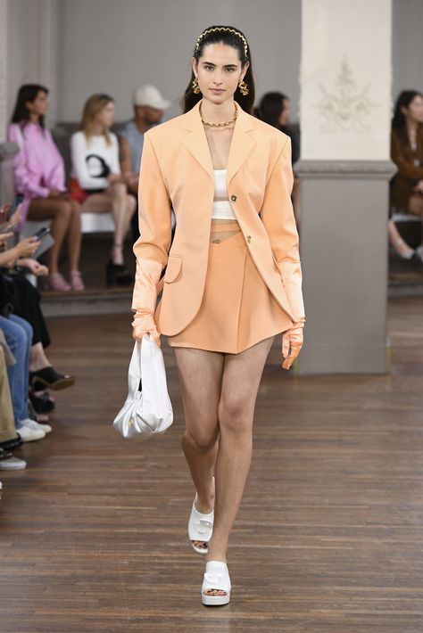 Warm Spring Color Palette, Apricot Crush, Peach Clothes, Peachy Keen, Pastel Fashion, Peach Fuzz, Runway Collection, Runway Show, Spring 2024