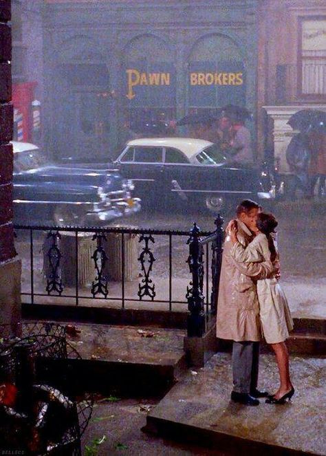 Breakfast at Tiffany's....This scene probably started people's desire to kiss in the rain! Hahaha. Breakfast At Tiffany's Movie, George Peppard, Blake Edwards, Kissing In The Rain, Septième Art, I Love Cinema, Breakfast At Tiffany's, Breakfast At Tiffanys, Photo Vintage