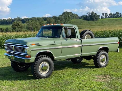 @lastnameford on Instagram: “Boxwood green - one of my favorites! 🤤” Country Trucks, Custom Lifted Trucks, Ranger Truck, Old Ford Trucks, Classic Ford Trucks, Old Pickup, Old Pickup Trucks, Jacked Up Trucks, Classic Pickup Trucks