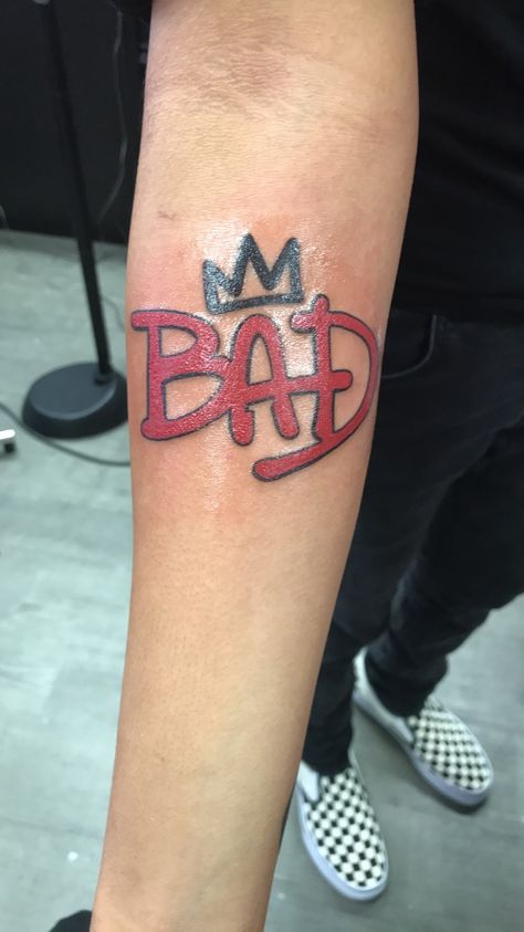 Music Head Tattoo, Michael Jackson Bad Tattoo, Michael Jackson Thriller Tattoo, Michael Jackson Tattoo Ideas, Michael Jackson Bad Album, Bad Michael Jackson, Mj Tattoo, Michael Jackson Tattoo, Cute Shoulder Tattoos