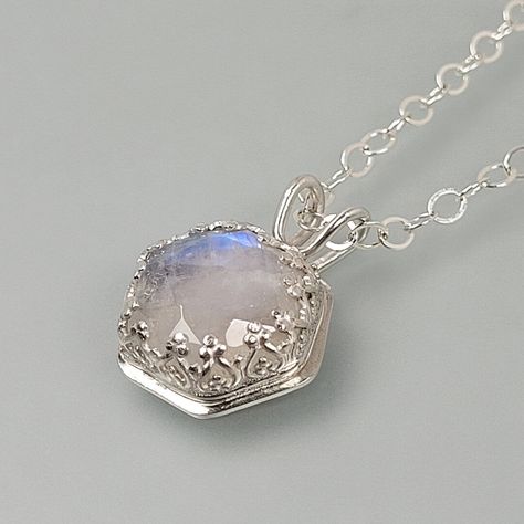 Moonstone Aesthetic, Moonstone Jewelry Necklace, Magical Pendant, Moonstone Necklace Silver, Magical Necklace, Crystal Locket, Fantasy Necklace, Silver Locket Necklace, Vintage Silver Jewelry