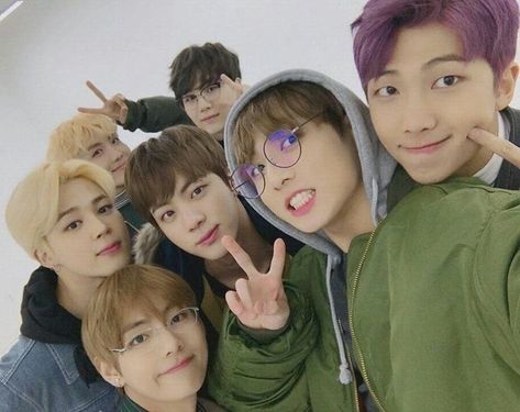 Bts Group Photo Wallpaper, Bts Group Photos, Bts Group, I Love Bts, Fan Fiction, Xmen, Foto Bts, Bts Photo, Bts Pictures