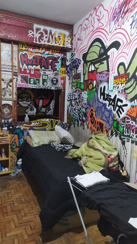 Room Graffiti, Skater Room, Graffiti Bedroom, Graffiti Room, Punk Room, Bedroom Retro, Chill Room, Retro Room, Graffiti Style Art