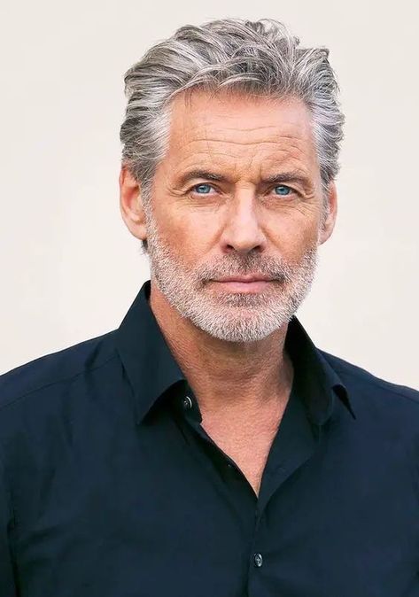 White Hair Men, Older Men Haircuts, Older Mens Hairstyles, Grey Hair Men, Men With Grey Hair, Grey Man, Men Over 50, Long Hair On Top, Handsome Older Men