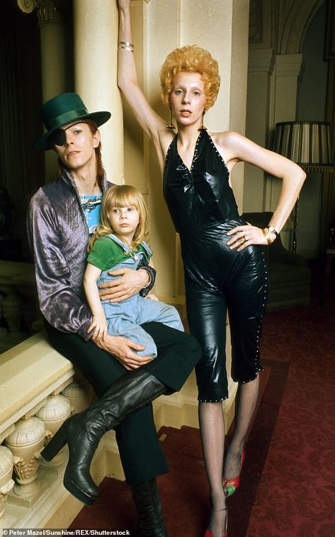 Family: Duncan was the son of David's first wife Angie, pictured together in 1974- Angie a... David Bowie Wife, David Bowie Family, Angie Bowie, Duncan Jones, David Bowie Poster, Dani Alves, Son Of David, Bowie Starman, David Bowie Ziggy