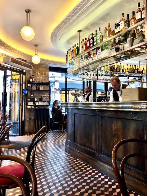 Vienna Cafe, Paris Bars, Travel To Paris, Parisian Bistro, Parisian Decor, Italian Cafe, The French Revolution, Bistro Style, Parisian Cafe