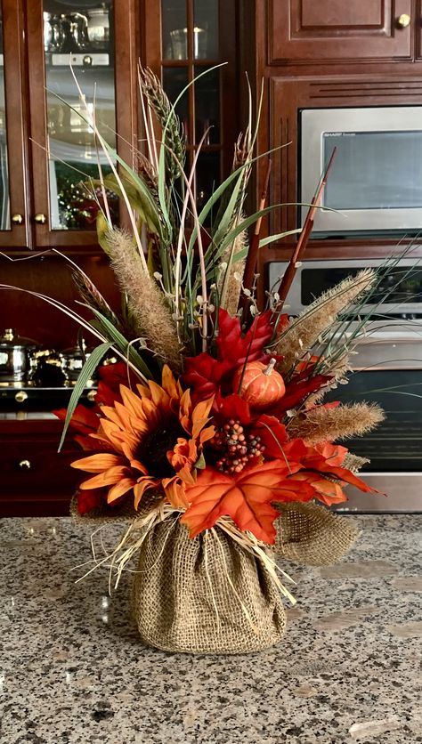 Thanksgiving Floral Arrangements, Halloween Floral Arrangements, Fall Yard Decor, Fall Decor Diy Crafts, Fall Grapevine Wreaths, Fall Flower Arrangements, Holiday Arrangement, Fall Floral Arrangements, Fall Door Decorations