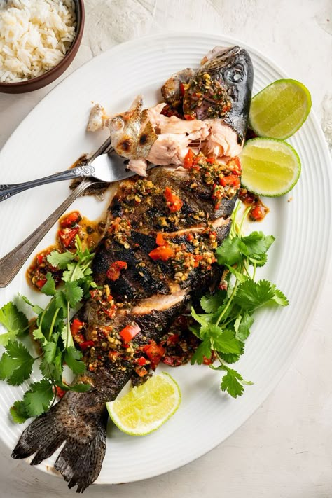 Thai Grilled Fish, Thai Whole Fish Recipes, Whole Fish Grilled, Whole Grilled Fish, Whole Fish Recipes Grilled, Asian Fish Recipes Thai Style, Thai Fish Recipes, Grill Fish Recipes, Thai Fish Recipe