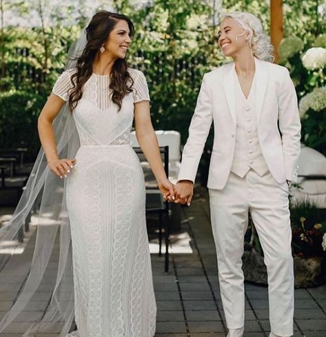 Lesbian Wedding Outfits Suits Style Vest, Wedding Suite Women, Masculine Wedding Outfit, Masc Wedding Outfits Bride, Woman Suit Wedding, Lesbian Wedding Outfits Suits Style, Queer Wedding Outfit, Dress For Outdoor Wedding, Lesbian Dress