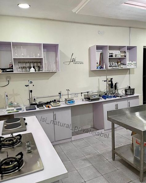 Cosmetic Manufacturing, Skincare Formulation Lab, Cosmetic Chemistry Lab, Cosmetic Laboratory, Skincare Formulation, Cosmetic Chemistry, Cosmetic Chemistry Aesthetic, Perfumery Lab, Skincare Lab