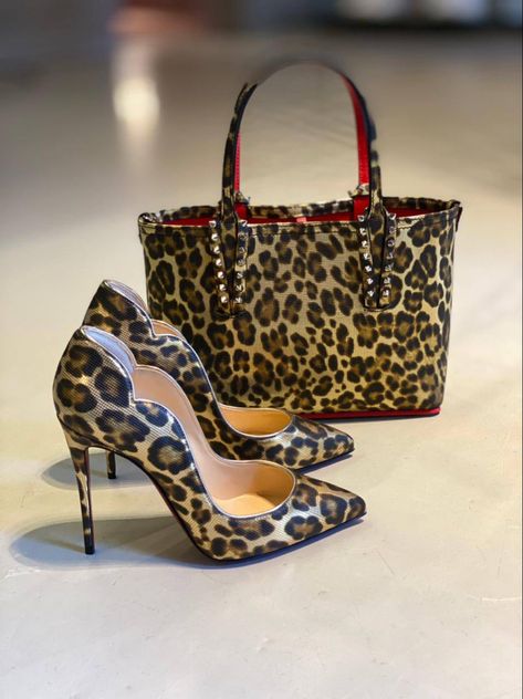 Louboutin Bags, Ankara Short Gown Styles, Trendy Heels, Next Shoes, White Nike Shoes, Shoes Too Big, Cute Purses, Shoe Closet, Shoe Print