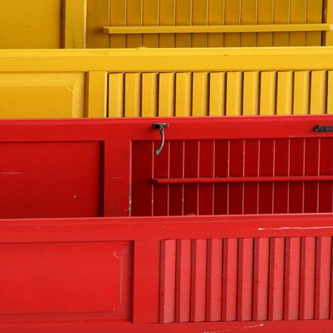 red and yellow! bright colors! Red Shutters, Yellow Photography, Gold Inspiration, 19 November, Jaune Orange, Mood And Tone, Color Story, Color Crush, Yellow Aesthetic