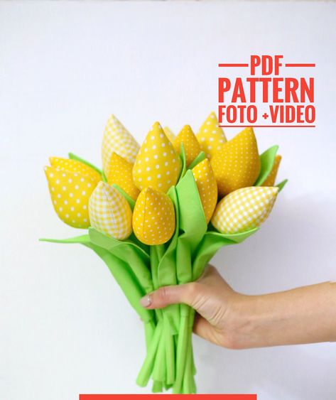 Diy Osterschmuck, Diy Crafts Home, Making Fabric Flowers, Flowers Tulips, Fabric Sewing Patterns, Flower Video, Home Apartment, Special Flowers, Cadeau Diy