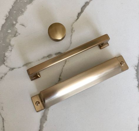 Brushed Brass Kitchen Hardware Amazon, Best Brass Cabinet Hardware, Best Brass Handles, Brushed Brass Pulls Kitchen, Brass Bathroom Hardware Drawer Pulls, Brass Kitchen Sink Hardware, White Shaker Cabinets Brass Hardware, Black Kitchen Cabinets Brass Hardware, White Cabinets With Brushed Bronze Hardware