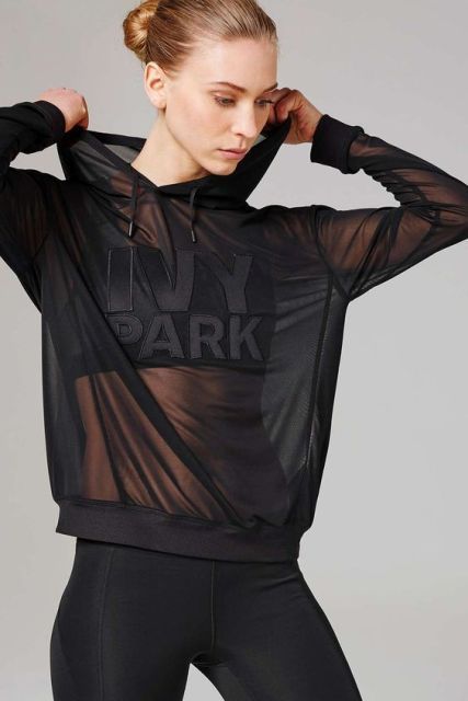 40 Stylish Ways To Wear Sheer Shirts - EcstasyCoffee Ivy Park Clothing, Mesh Hoodie, Estilo Fitness, Legging Outfits, Ivy Park, Sheer Shirt, Outfit Trends, Clothing Inspiration, Womens Workout Outfits