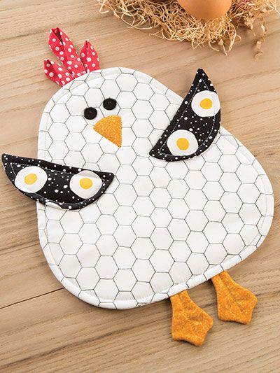 Sunny Side Up Pot Holder Pattern Pot Holder Pattern, Quilted Potholder Pattern, Holiday Hand Towels, Chicken Quilt, Chicken Crafts, Quilted Potholders, Potholder Patterns, Chicken Pot, Mug Rug