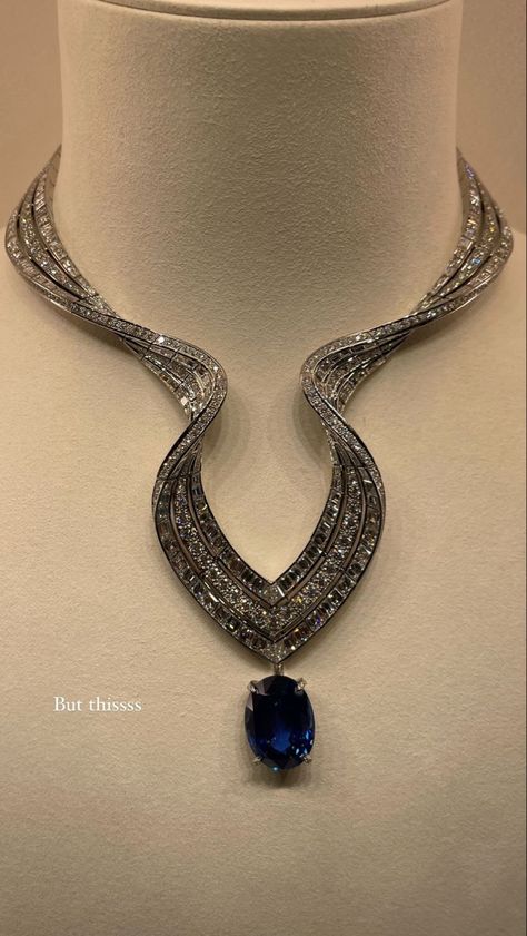 Royal Jewelry Aesthetic, Royal Diamond Necklace, Luxury Jewelry Aesthetic, Luxurious Necklace, Iconic Marilyn Monroe, Most Expensive Jewelry, Expensive Jewelry Luxury, Luxe Jewelry, Jewelry Accessories Ideas