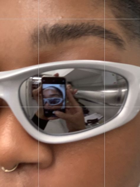 Grey Sunglasses Outfit, Sunglasses Selfie Ideas, Silver Sunglasses Outfit, Reflective Aesthetic, Abigail 2024, Sunglasses Selfie, Freddy Jeans, Ep Cover, Glasses Outfit