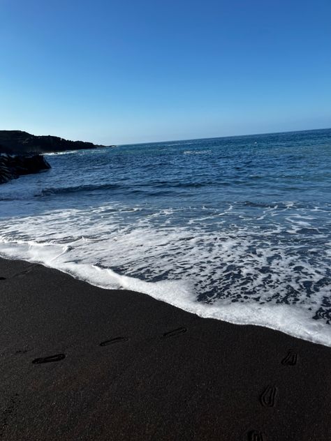 Tenerife Black Sand Beach, Tenerife Aesthetic, Tenerife Beach, Aesthetic Ig, Cruise Holidays, Black Beach, Mermaid Aesthetic, Black Sand Beach, Dream Lifestyle