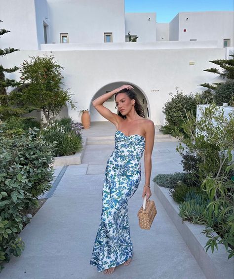 @emmaleger on ig Ruffle Bodycon, Emma Rose, Vacay Outfits, Instagram Lifestyle, Future Style, Black Tie Dress, Strapless Maxi, Lifestyle Fashion, Tube Dress