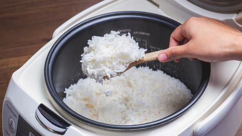 You Probably Didn't Know The Rice Cooker In Your Home Can Do This Make Hummus, Rice Cookers, Soft Boiled Eggs, Steamed Vegetables, How To Cook Rice, Mediterranean Dishes, Happy Foods, Bento Lunch, Rice Cooker