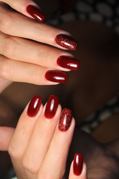 red color glittery valentine nails Red Nails One Glitter, Red Christmas Nails Simple, Red Glittery Nails, Glittery Red Nails, One Glitter Nails, Red Sparkly Nails, Nail Art Designs For Beginners, Nail Art Idea, Nail 2023