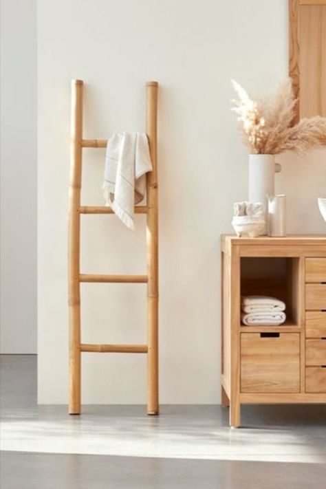 Bamboo Ladders, Bamboo Blanket, Towel Ladder, Cupboard Shelves, Light Colored Wood, Bamboo Bathroom, Bamboo Towels, Unique Bathroom, Towel Rack Bathroom