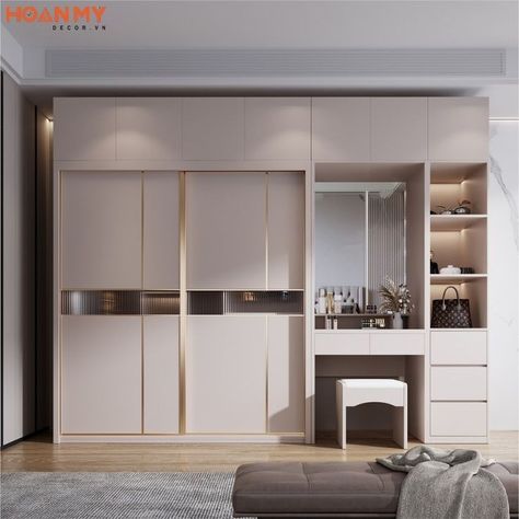 Unique Wardrobe Door Designs, Dressing Room Table, Room Table Ideas, Modern Dressing Room, Home Interior Accessories, Dressing Room Decor, Closet Design Layout, Modern Cupboard Design, Wardrobe Door Designs