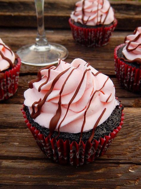 Speakeasy Cupcakes, Boozy Baking, Sweet Red Wine, Infused Cupcakes, Wine Cupcakes, Valentine Sweets, Boozy Cupcakes, Dark Chocolate Cupcakes, Wine Cake