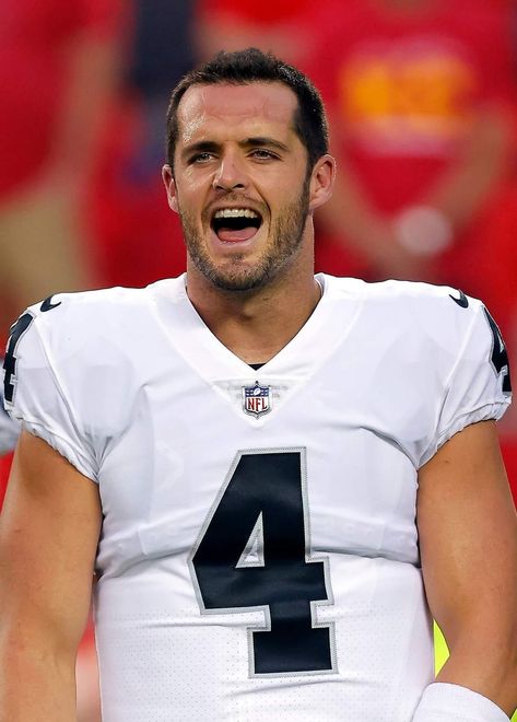 Derek Carr, Football Highlight, Celeb Crushes, Nfl Players, Football Players, Love Of My Life, Las Vegas, Nfl, Sports Jersey