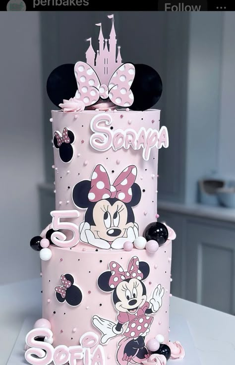 3 Tier Minnie Mouse Cake, Minnie Mouse Birthday Cakes 1st, Mickey And Minnie Cake Ideas, Mini Mouse Cakes Ideas Girl Birthday, Minnie Bowtique Cake, Minnie Mouse Pasta, Pastel Minnie Mouse, Minnie Birthday Cake, Minnie Mouse Cake Design