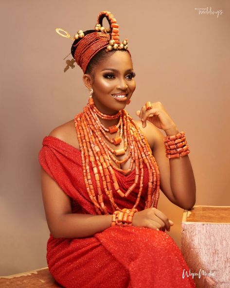 There's something so unique about brides in their traditional attire. If you're an Edo bride-to-be, sit tight - there's something for you. Benin Bride, Edo Brides, Nigerian Traditional Wedding, Bride’s Mother, Black Hair Updo Hairstyles, Naija Wedding, Beaded Cape, Nigerian Weddings, African Wedding Dress