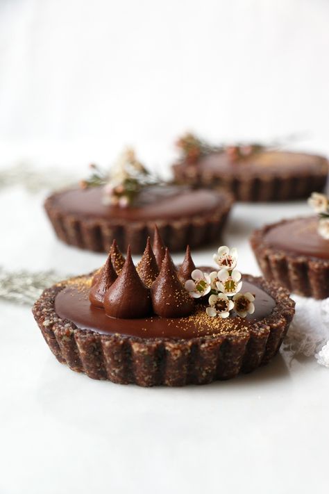 Orange Tart Recipe, Chocolate Orange Ganache, Orange Ganache, Chocolate And Orange Tart, Chocolate Tarts, Vegan Tarts, Ganache Filling, Chocolate Ideas, Tarts Recipe