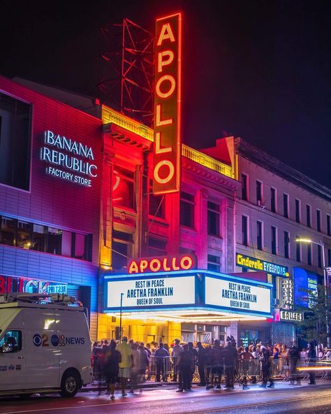 #newyork #newyorkcity #manhattan #ilovenewyork #newyorkphotography #photography #newyorkskyline #nyc #bigapple #newyorkarchitecture Winter Nyc, Visiting New York, Apollo Theater, New York Architecture, New York Photography, Visit New York, Travel Information, Big Apple, New Yorker