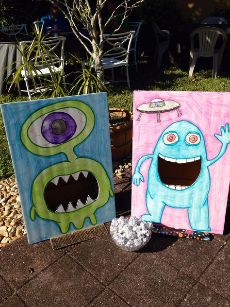 Alien moon rock toss Space Themed Carnival Games, Alien Party Games, Alien Activities For Kids, Monster Bean Bag Toss, Space Party Games, Space Birthday Party Games, Monster Party Ideas, Alien Birthday Party, Alien Birthday