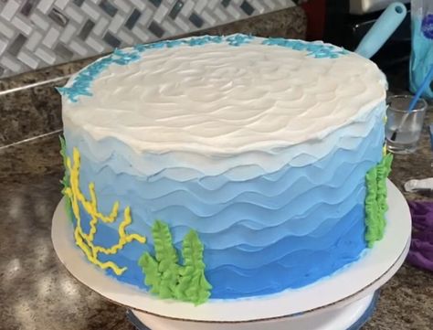 Simple Under The Sea Cake, Under The Sea Baby Shower Cake, Sea Theme Cake, Shark Birthday Cakes, Under The Sea Cake, Sea Cake, Summer Cake, Cake Simple, Sea Cakes