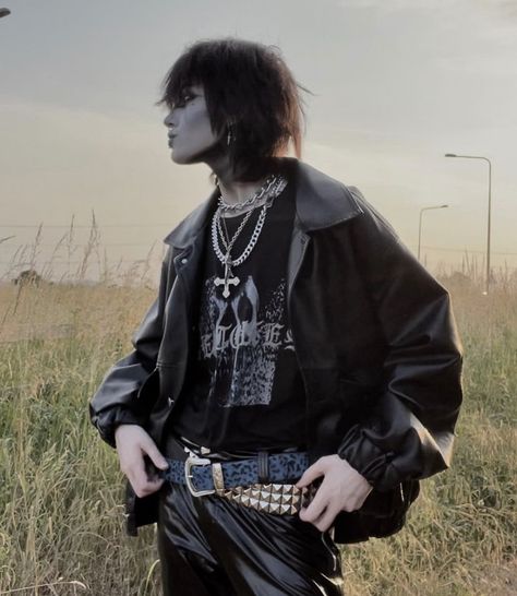 Men’s Emo Outfit, Gothic Clothes Men, Goth Guy Fashion, Goth Guys Outfits, Gothic Clothing Men, Goth Outfits Men Summer, Mens Goth Outfits, Traditional Goth Men, Goth Outfits Guys