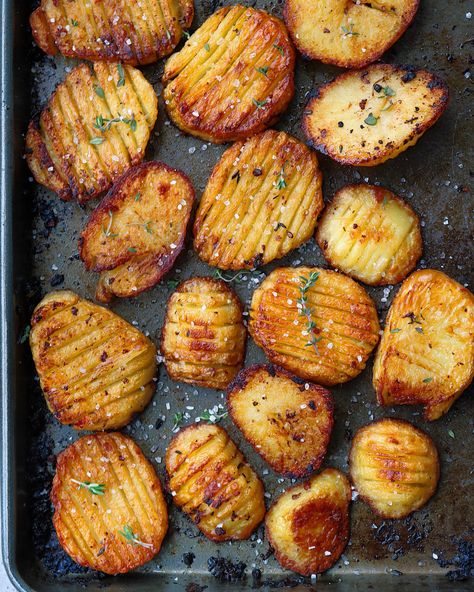 Vinegar Potatoes, Salt And Vinegar Potatoes, Food For Special Event, Salt And Vinegar, Hasselback Potatoes, Jamie Oliver Recipes, Roast Potatoes, God Mat, Potato Dishes