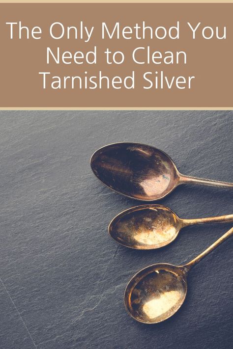 The next time your silver needs cleaned, don't reach for the silver polish. Use this simple method instead! Clean Tarnished Silver, Cleaning Tarnished Silver, How To Clean Silverware, Homemade Cleaners Recipes, Tarnished Silver Jewelry, Deep Cleaning Checklist, Natural Cleaning Solutions, Silver Cleaning, How To Clean Silver