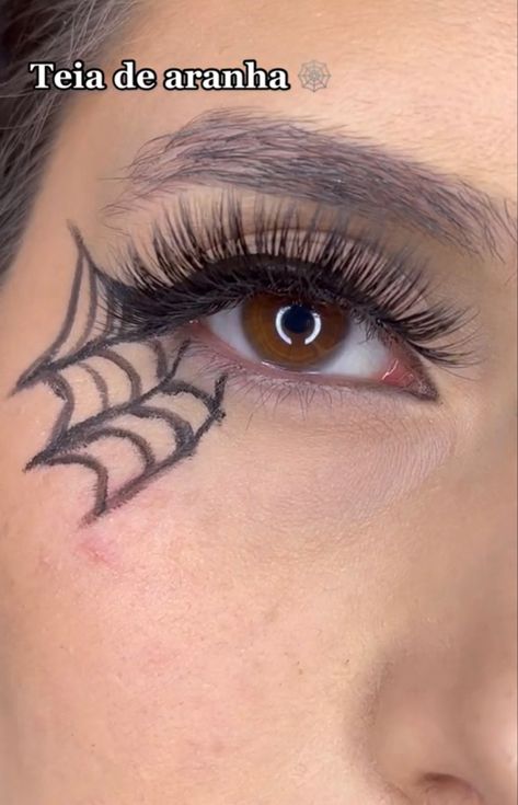 #maquiagemhalloween #maquiagem #make #halloweenmakeup #halloween #halloweenideas #festa #simples #facil #makefacil #makesimples #halloween Halloween Simples, Fantasias Halloween, Nails Inspo, Halloween Makeup, Halloween, Nails, Halloween Make Up